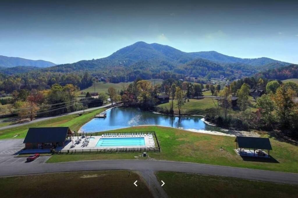 Moonlight Cottage - Your Romantic & Scenic Escape Sevierville Extérieur photo