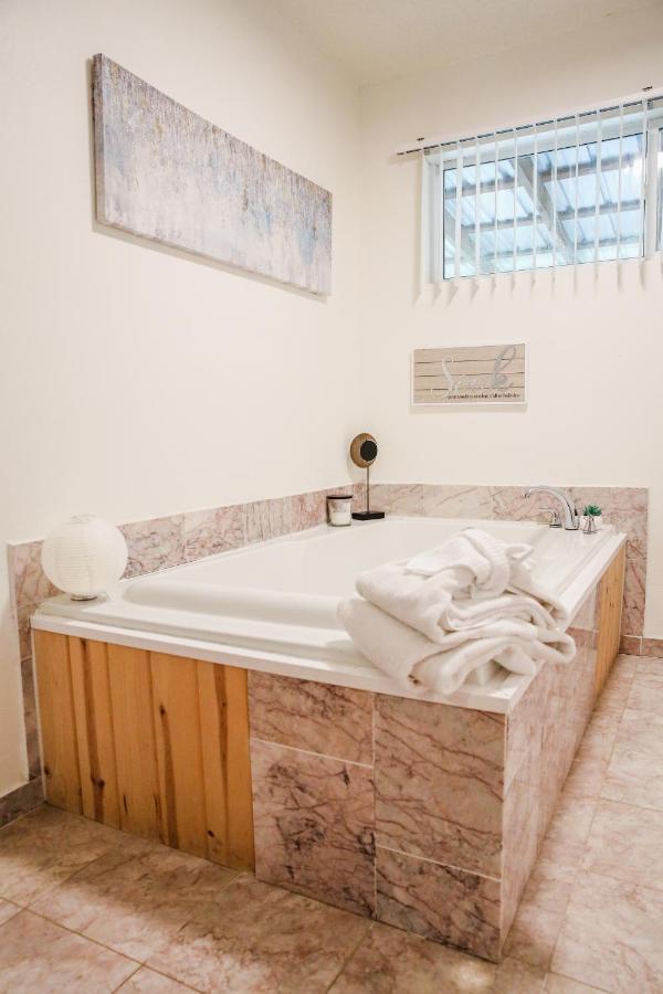 Moonlight Cottage - Your Romantic & Scenic Escape Sevierville Extérieur photo