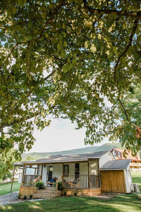 Moonlight Cottage - Your Romantic & Scenic Escape Sevierville Extérieur photo