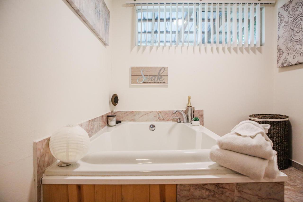 Moonlight Cottage - Your Romantic & Scenic Escape Sevierville Extérieur photo