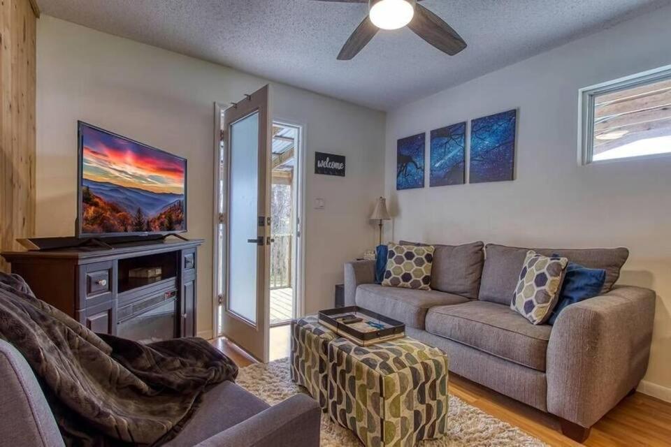 Moonlight Cottage - Your Romantic & Scenic Escape Sevierville Extérieur photo